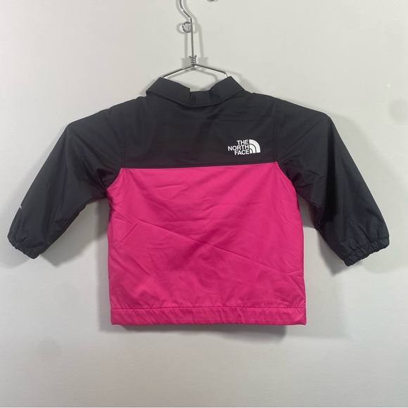 NEW North Face Infant Coaches Jacket Size 6-12M - Picture 2 of 6